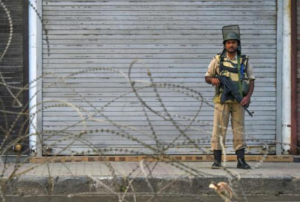 Produce orders related to shutdown and detentions in Kashmir: SC to Centre